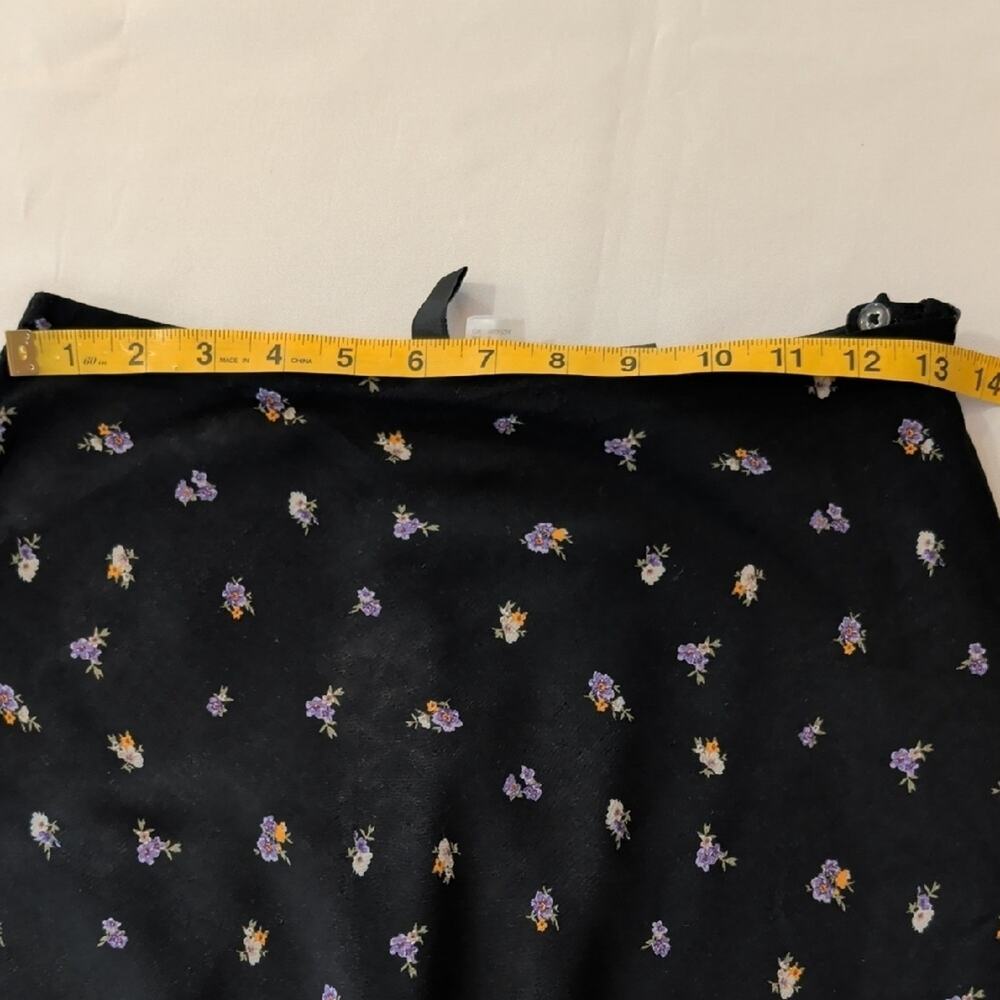 Black Ditsy Floral Mini A-Line Skirt Size 6 Coquette Soft Girl Summer - Picture 6 of 7